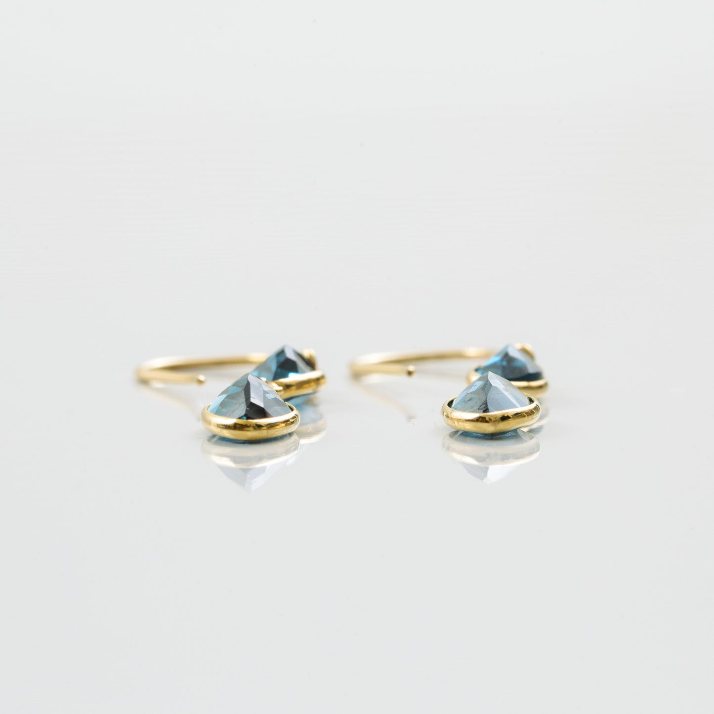 Double Blue topaz Pierced Earrings / K18