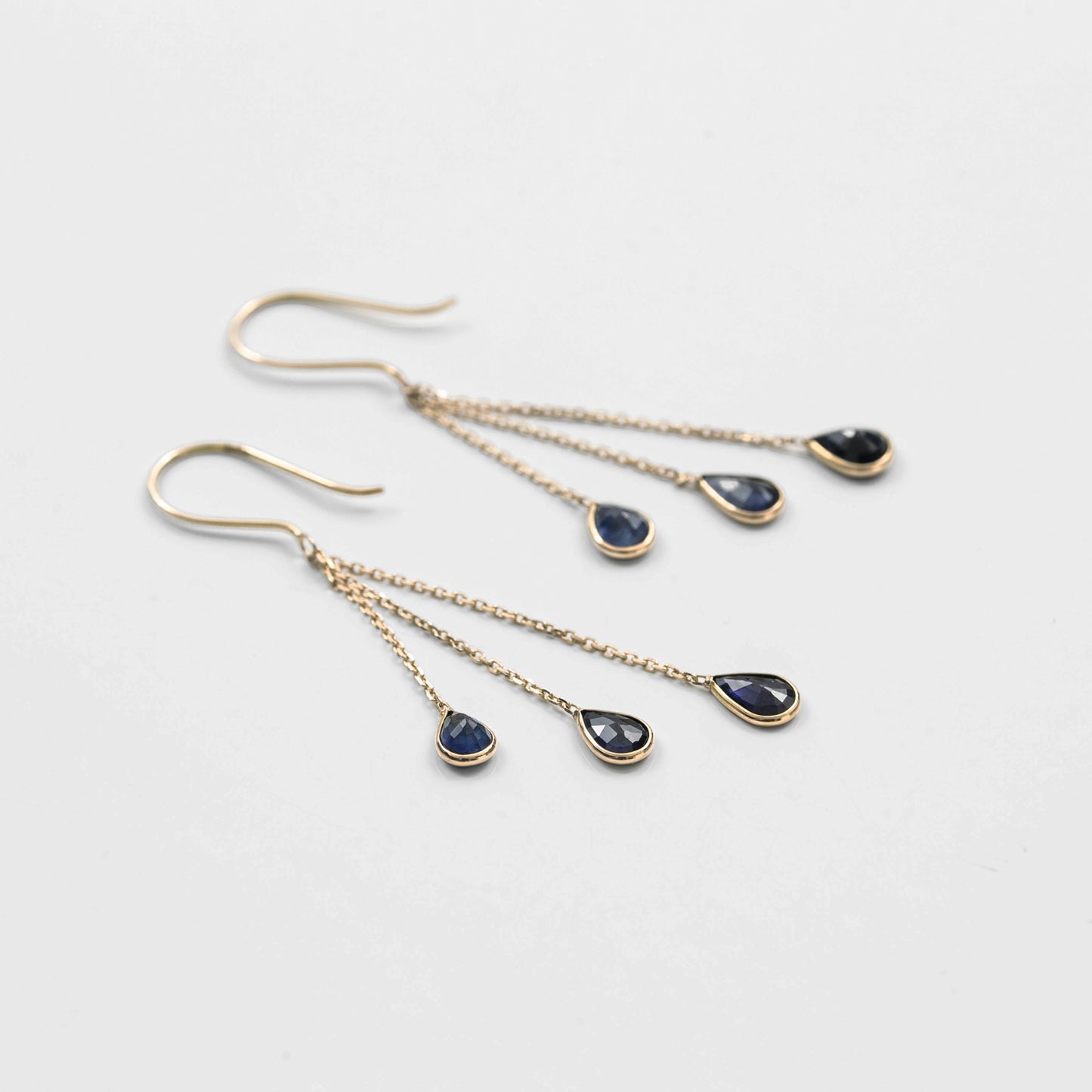 Triple Blue Sapphire chain Pierced Earrings / K18