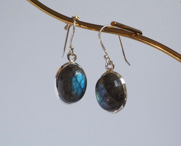 Labradorite Pierced Earrings / Sv925