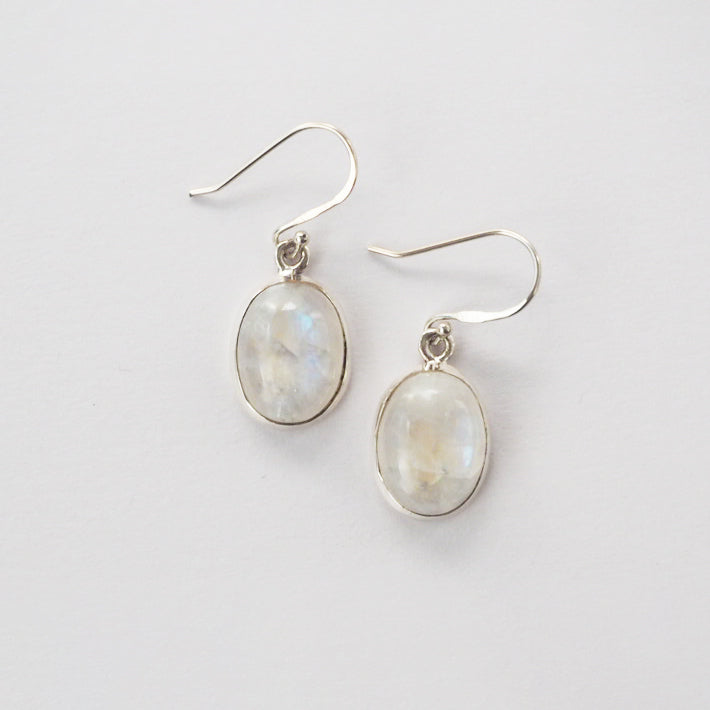 Rainbow moonstone Pierced Earrings / Sv925