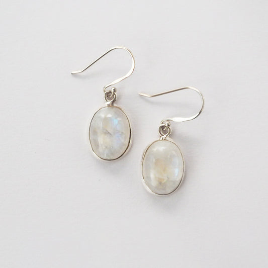 Rainbow moonstone Pierced Earrings / Sv925