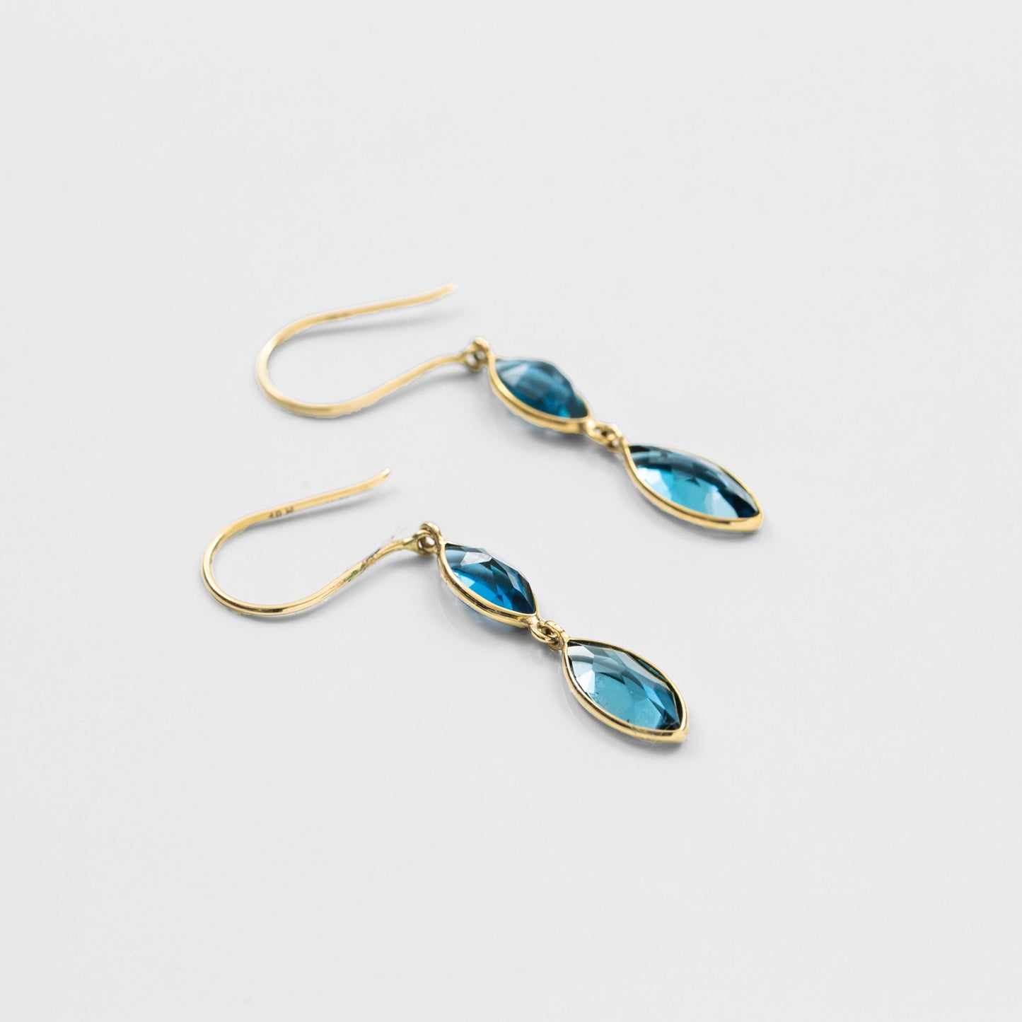 Double Blue topaz Pierced Earrings / K18